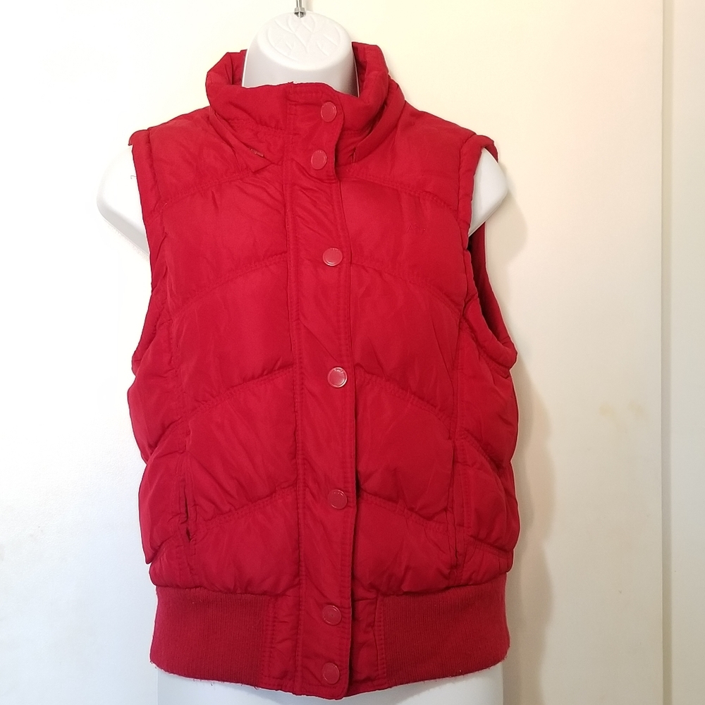 HORIZONTAL QUILTED PUFFER VEST